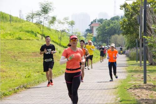 矽膠計步器手(shǒu)環壞了用什麽膠(jiāo)水粘.jpg 矽(guī)膠計步器手環壞了用什麽膠水粘.jpg