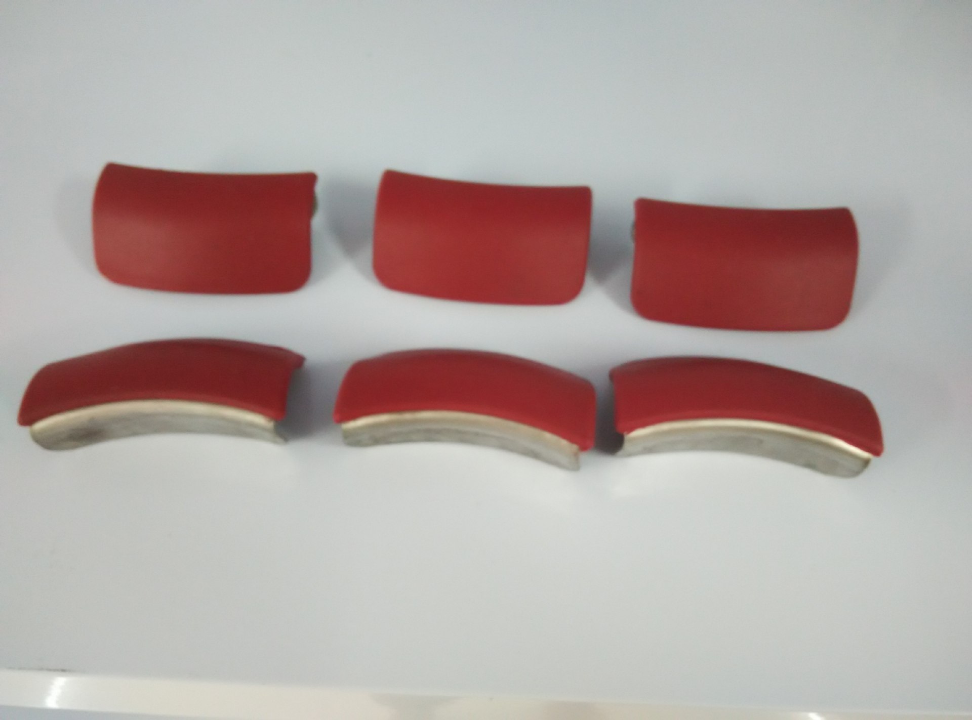 矽膠(jiāo)和(hé)鐵可以用膠粘嗎 矽膠和鐵可以用(yòng)膠粘嗎