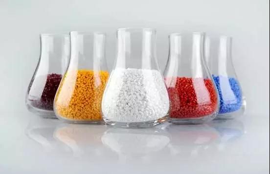 矽膠和(hé)尼龍粘合最好的常溫膠水 矽膠(jiāo)和尼龍粘合最好的常溫膠水