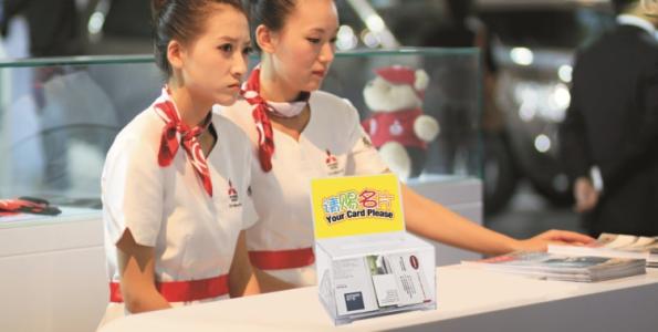 粘矽膠的膠水.jpg 粘矽膠(jiāo)的膠水.jpg