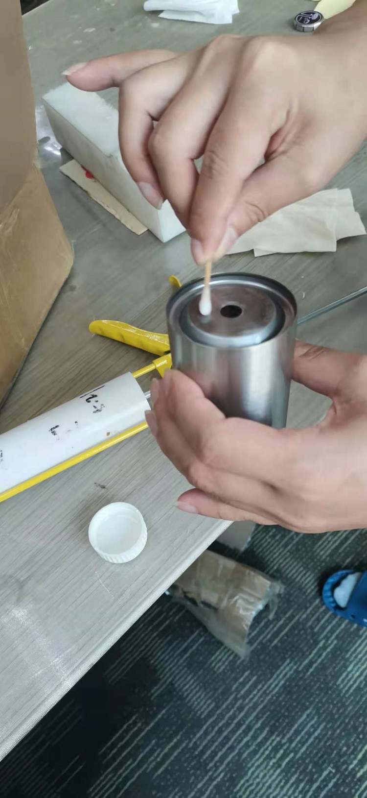 3m雙麵(miàn)膠(jiāo)和不鏽鋼粘接膠水.jpg 3m雙麵膠和不鏽鋼粘(zhān)接膠水.jpg