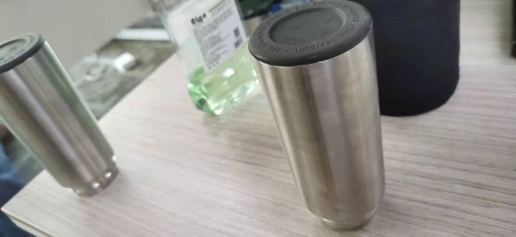 3m雙麵膠和不鏽鋼粘(zhān)接膠水(shuǐ).jpg 3m雙麵膠和不鏽鋼粘接膠(jiāo)水.jpg