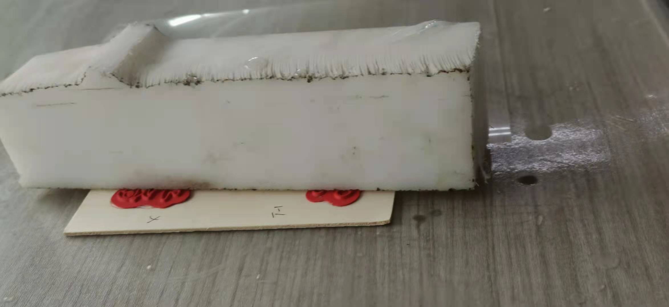 矽膠板(bǎn)用什麽膠水粘住.jpg 矽膠板用什麽膠水(shuǐ)粘住.jpg