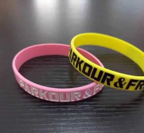 手鏈子(zǐ)斷掉了用(yòng)什麽膠水粘好.jpg 手鏈子斷掉了用什麽膠水粘(zhān)好.jpg