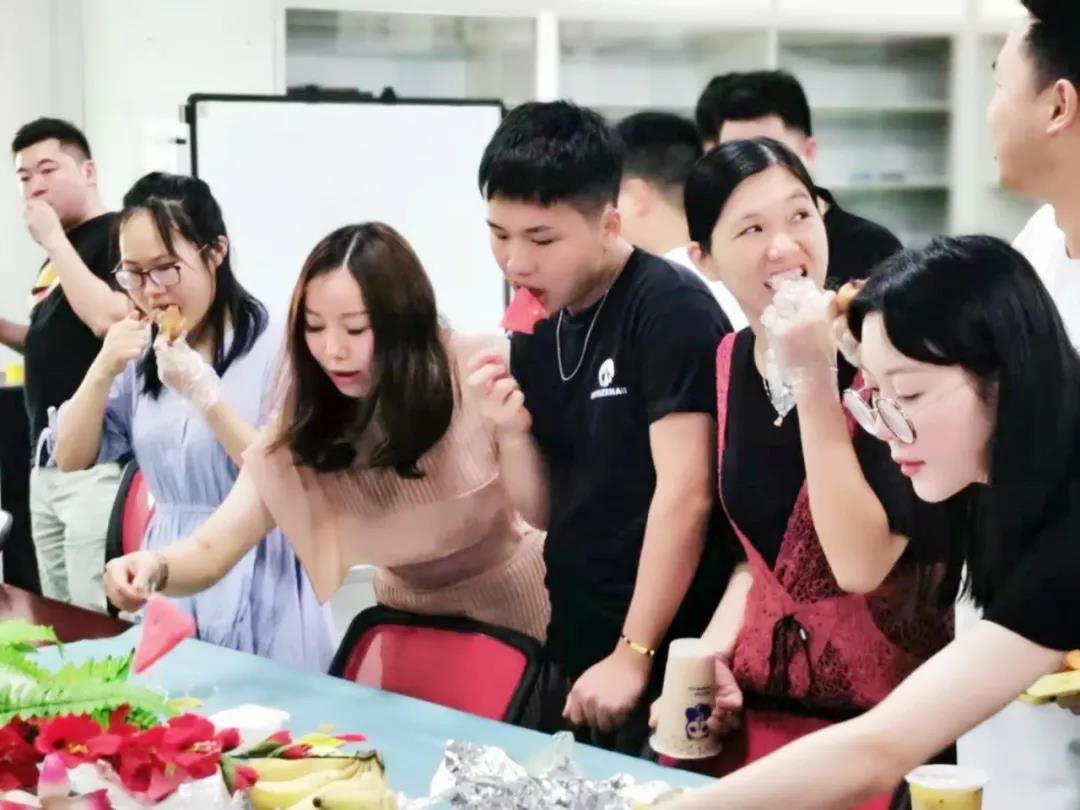 熱烈慶祝康利邦團隊達成業(yè)績目標(biāo).jpg 熱烈慶祝康(kāng)利邦團隊達成(chéng)業績目(mù)標.jpg