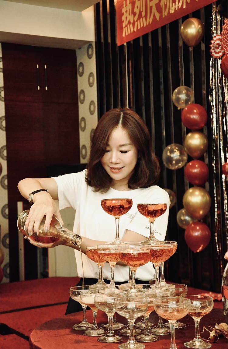 熱烈慶(qìng)祝深(shēn)圳康利邦11周年慶.jpg 熱烈慶祝深圳(zhèn)康利邦11周年慶.jpg